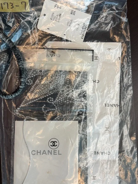 CHANEL Black and White Beaded Star-Pattern Camisole 06P FR 38 - Picture 5 of 14